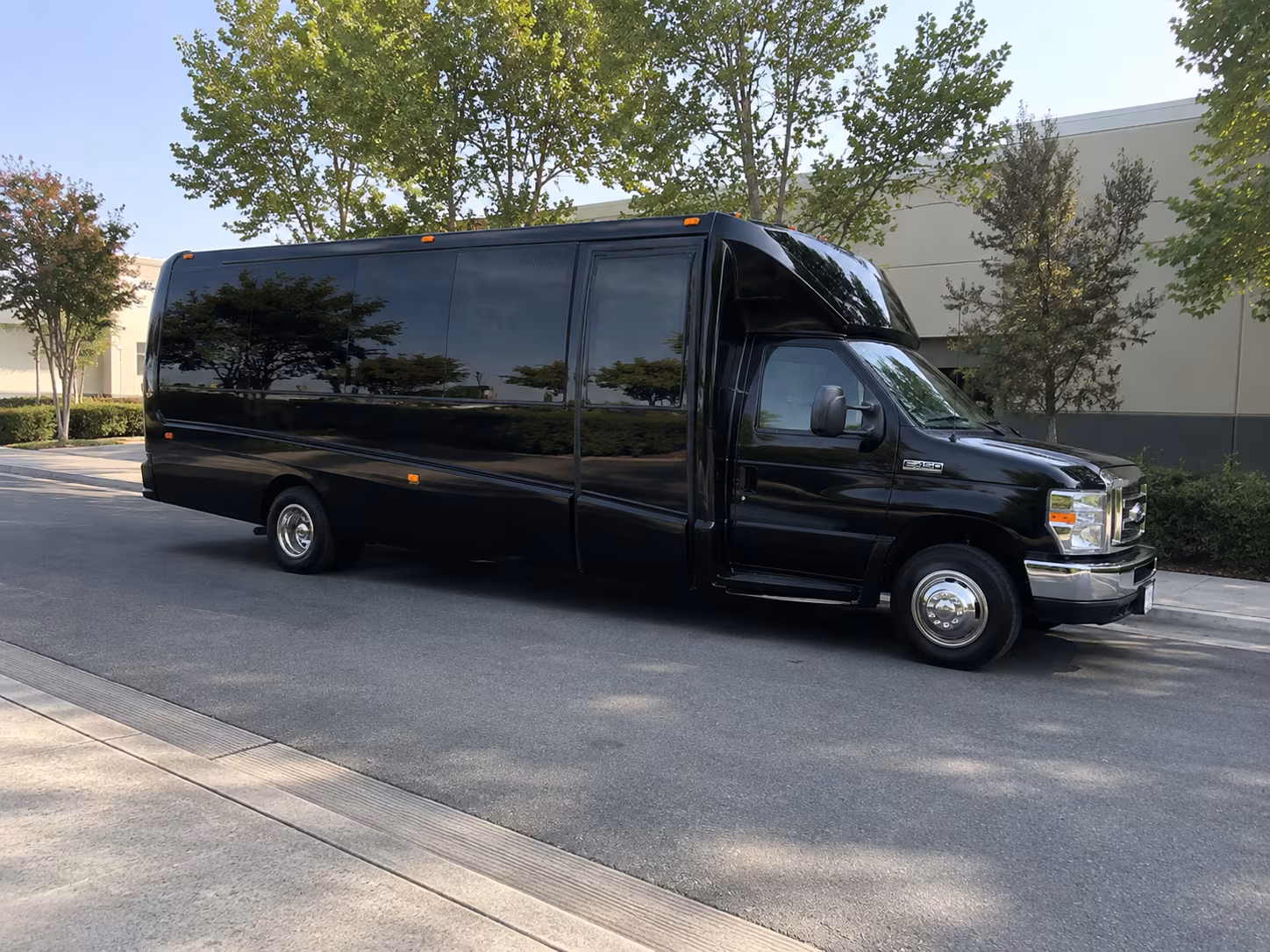 Burien Winery Tour & Pub Crawl Transportation