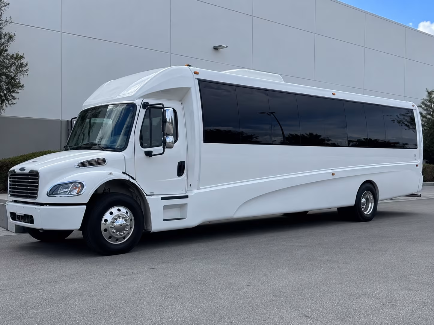 Renton Winery Tour & Pub Crawl Transportation group transportation