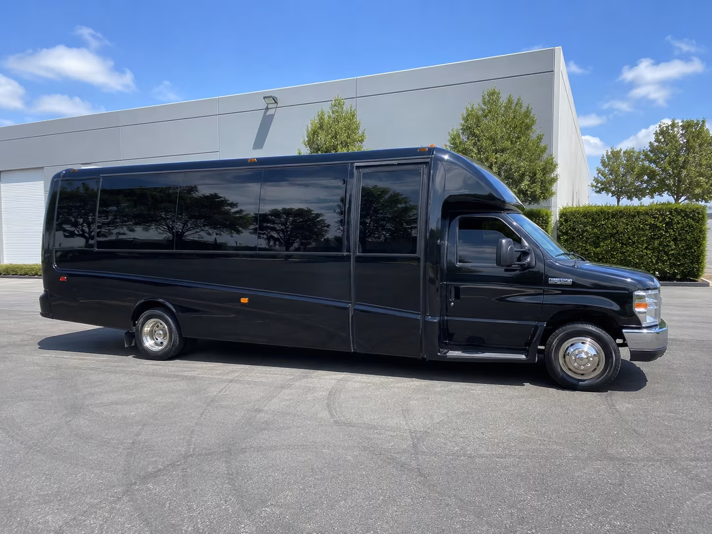 Seattle Winery Tour & Pub Crawl Transportation